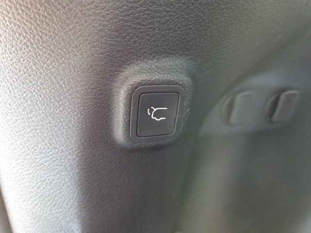 Used 2019 Jeep Cherokee Trailhawk AWD/4WD image 15