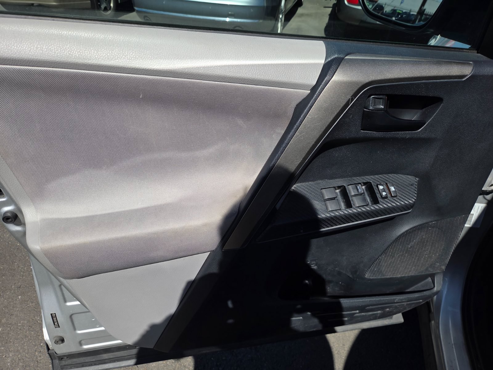 Used 2013 Toyota RAV4 LE AWD/4WD image 7