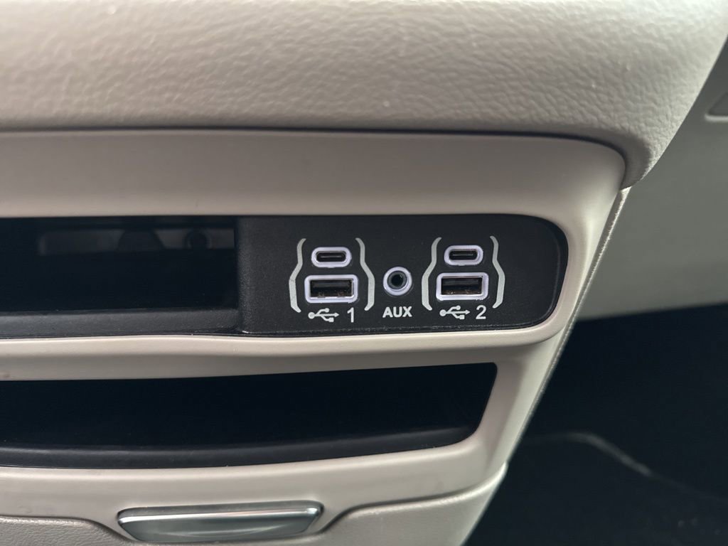 Used 2024 Chrysler Voyager LX image 23
