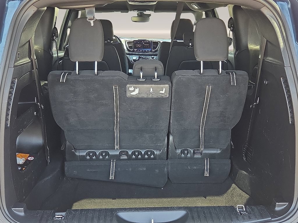 Used 2021 Chrysler Pacifica Touring w/ S Appearance Package FWD image 9