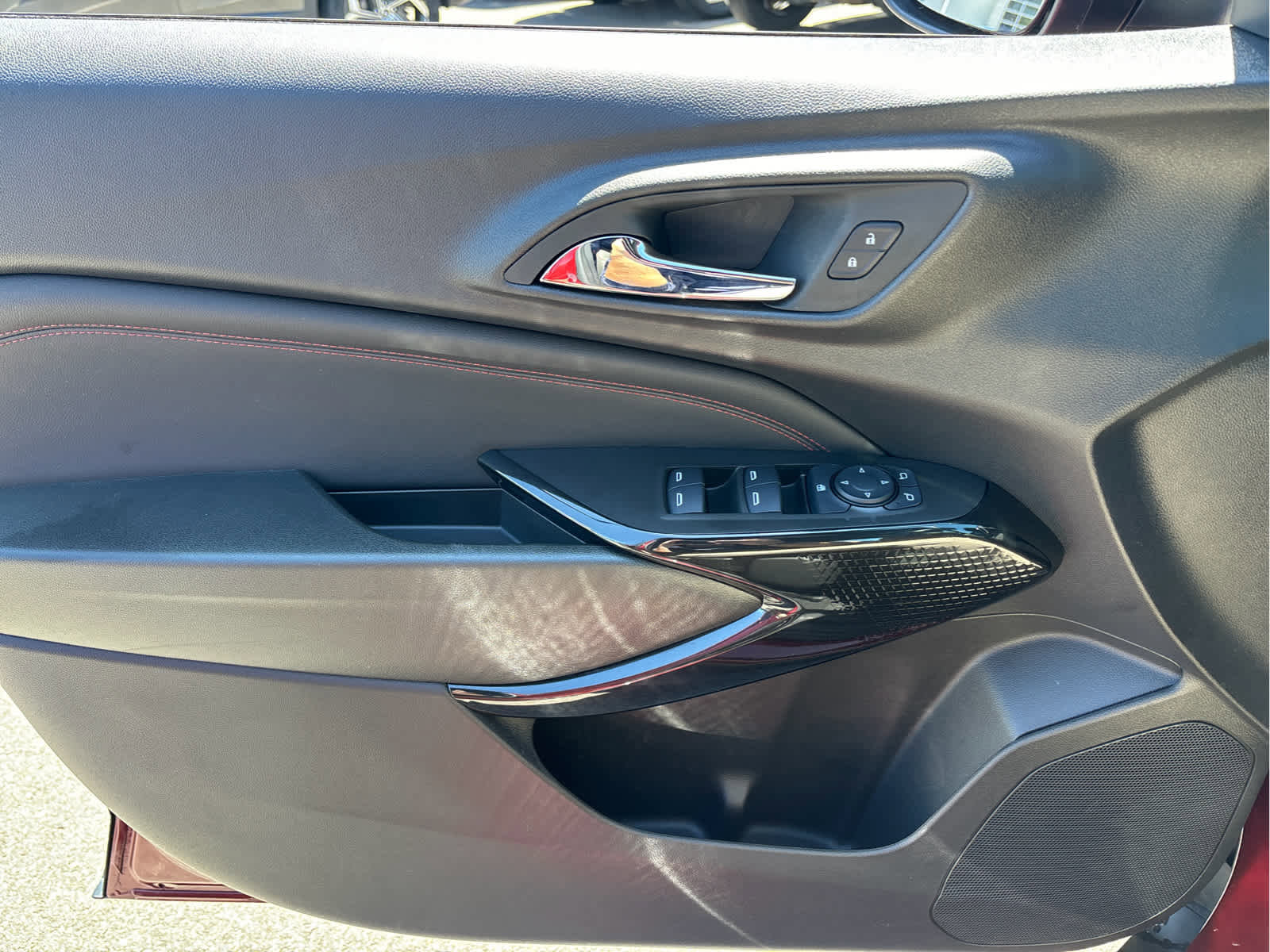 Certified 2024 Chevrolet Trax RS w/ Driver Confidence Package FWD image 17