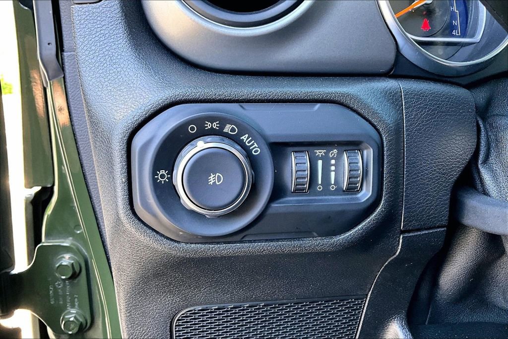 Used 2021 Jeep Wrangler Sport image 15