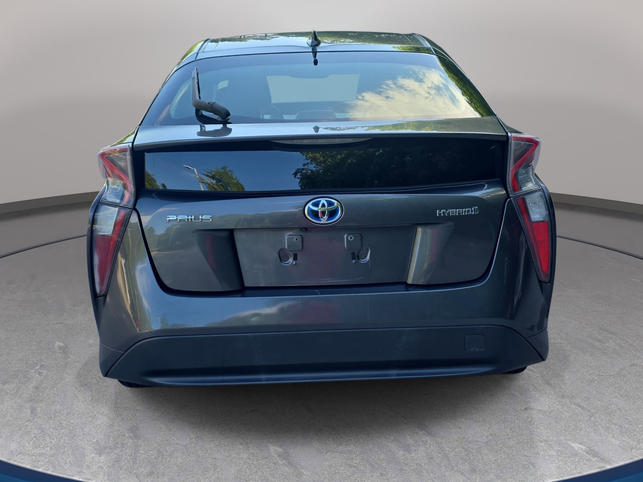 Used 2016 Toyota Prius Four FWD image 6