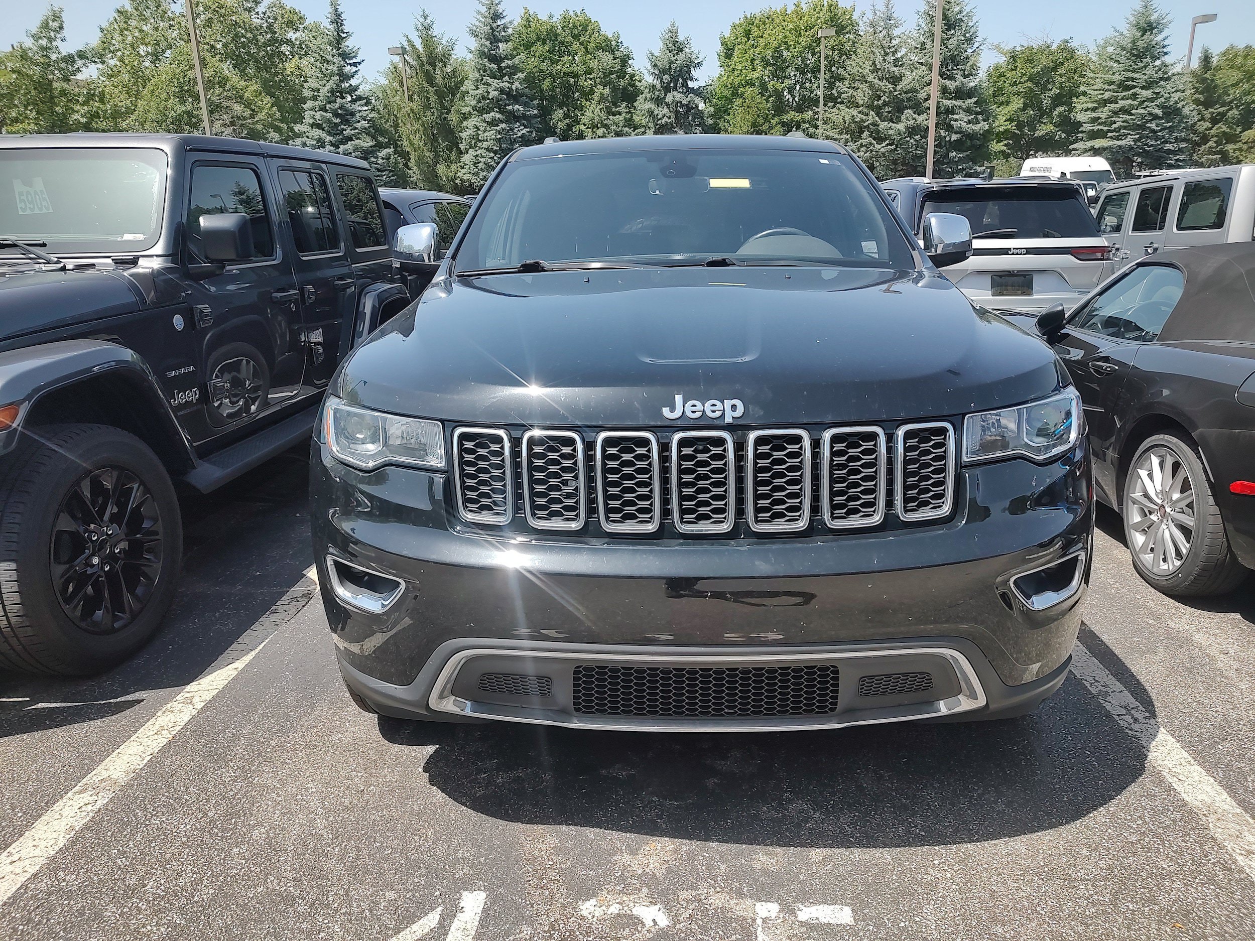 Used 2020 Jeep Grand Cherokee Limited w/ Luxury Group II AWD/4WD image 2
