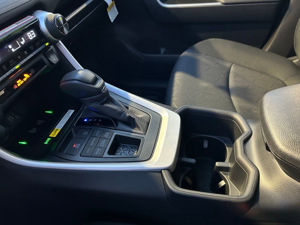 Used 2025 Toyota RAV4 XLE image 16