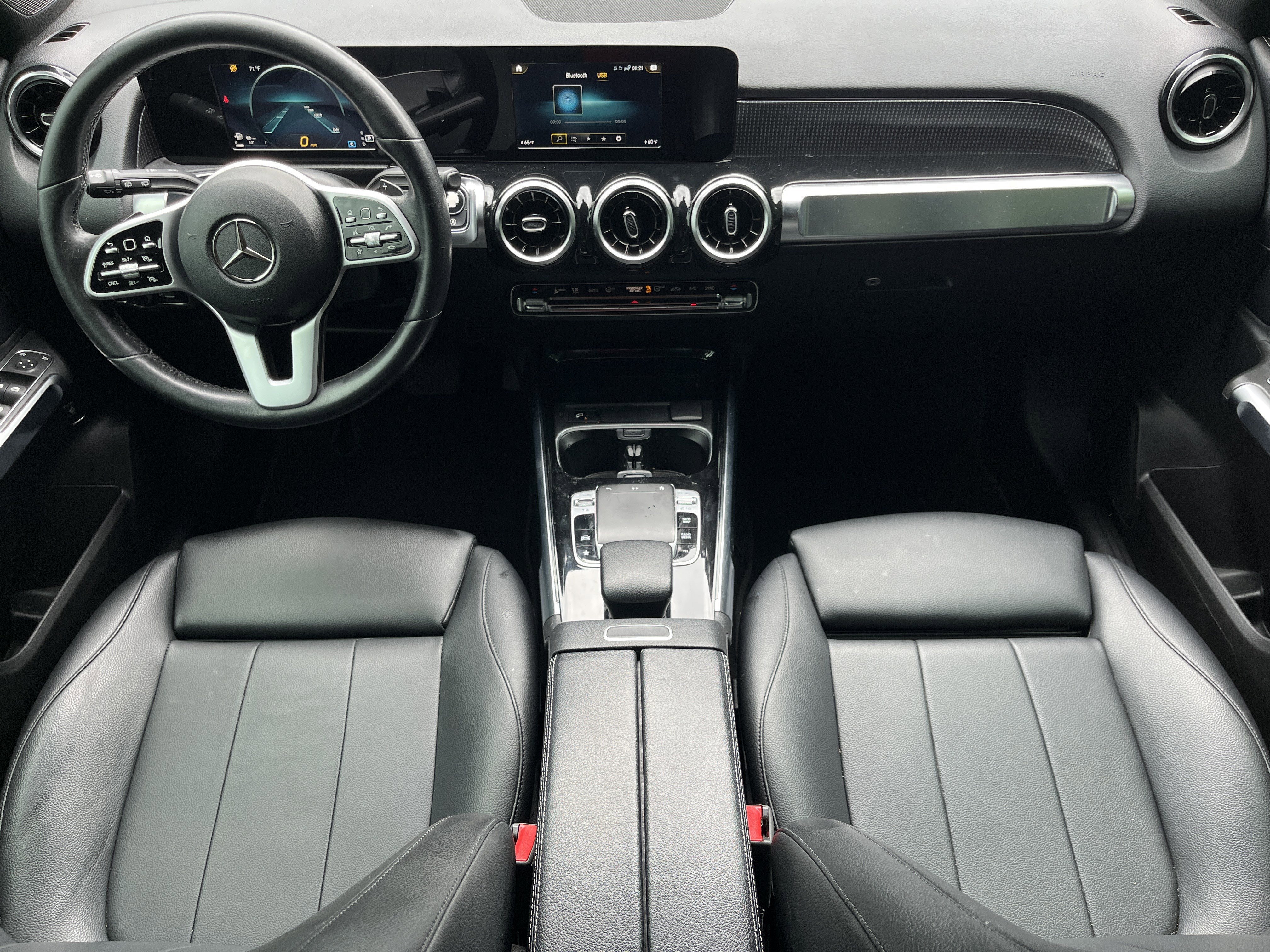 Used 2020 Mercedes-Benz GLB 250 4MATIC image 3