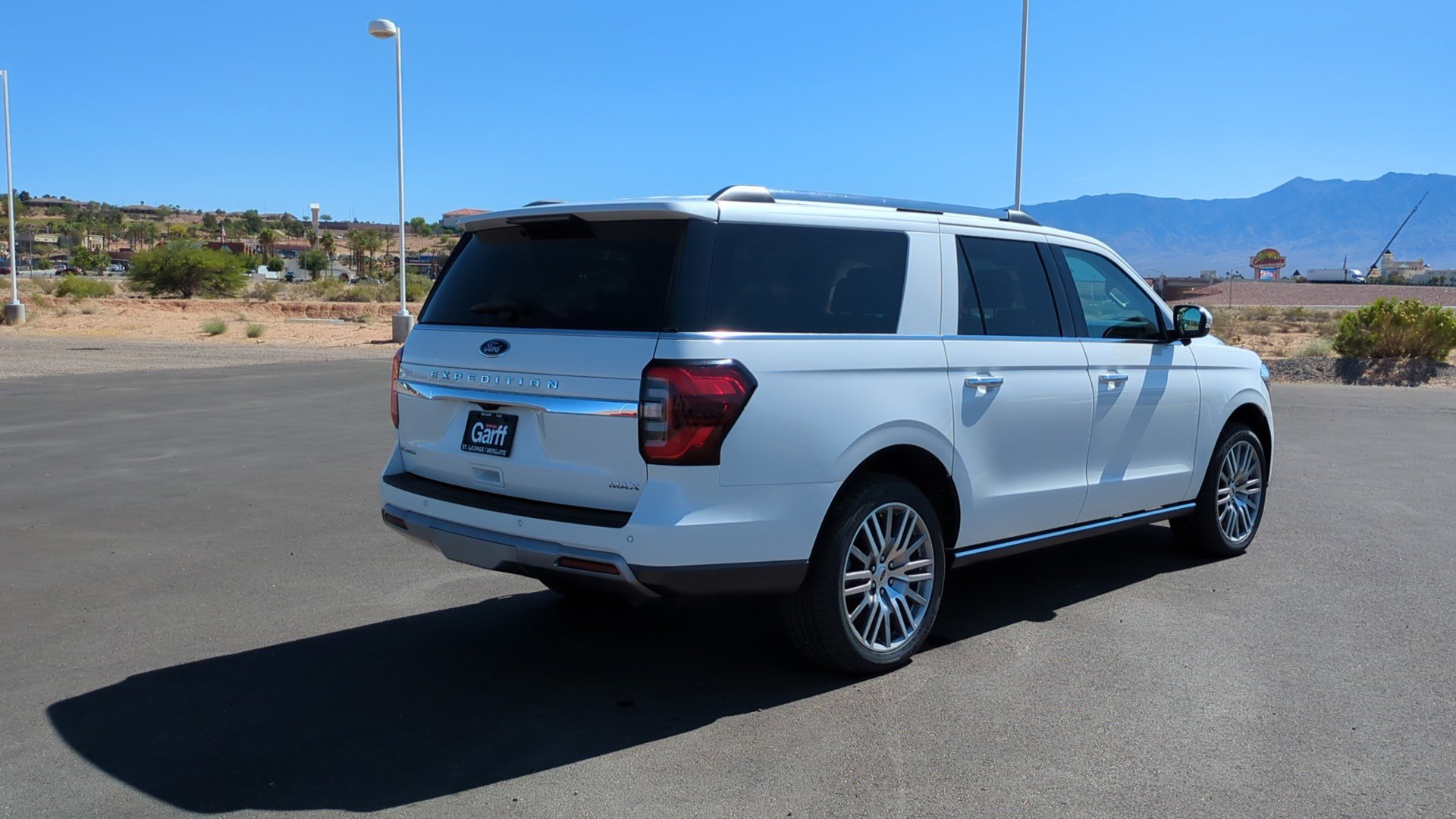 Used 2022 Ford Expedition Max Limited image 3