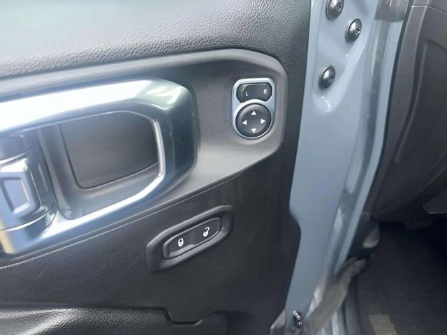 Used 2025 Jeep Wrangler Unlimited Rubicon image 6