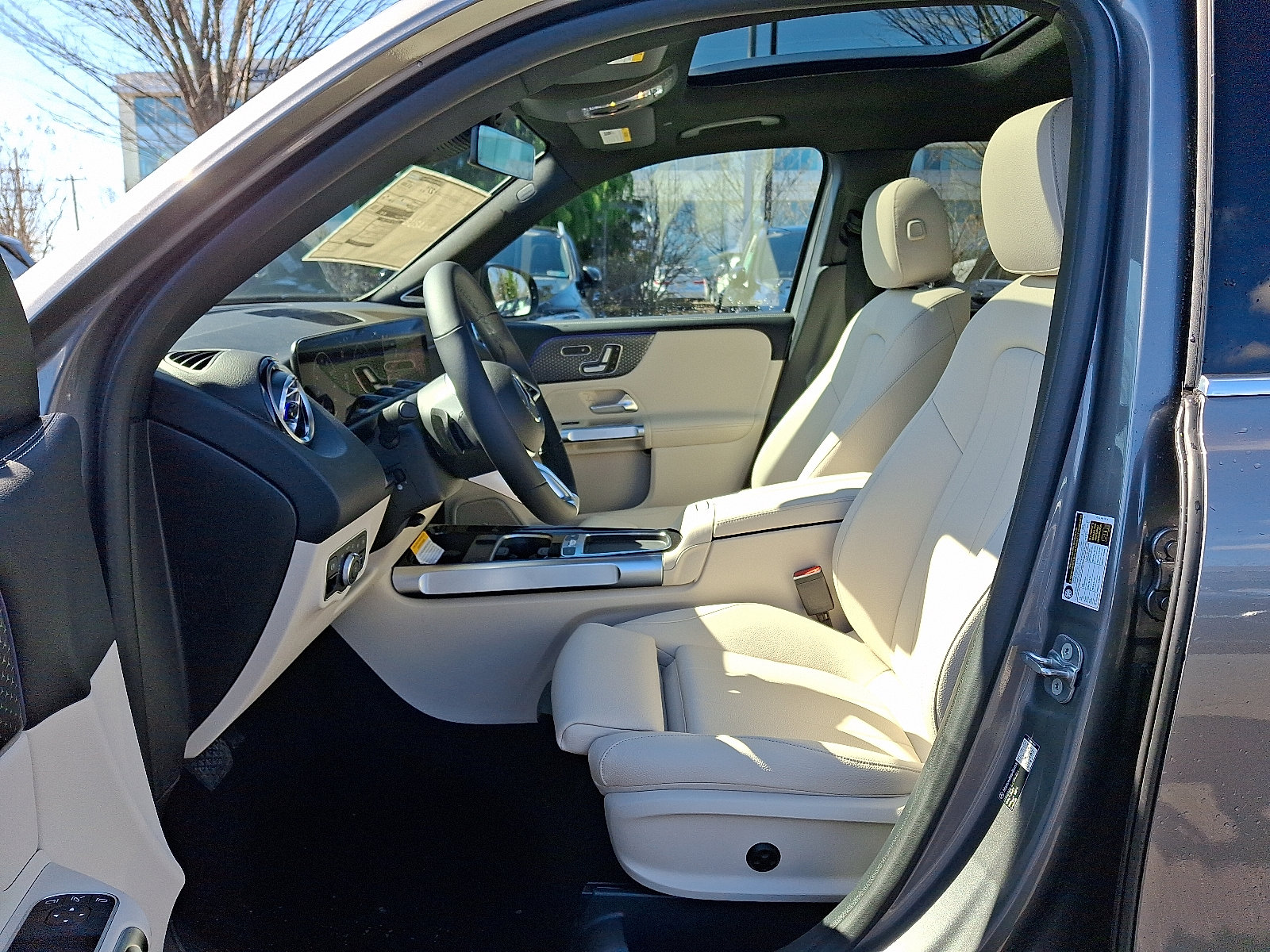 New 2026 Mercedes-Benz GLB 250 4MATIC image 11