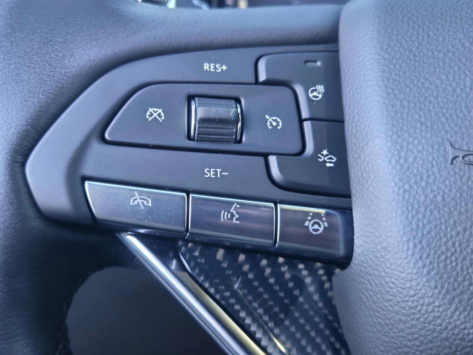 Used 2025 Cadillac XT6 Sport w/ Technology Package AWD/4WD image 18