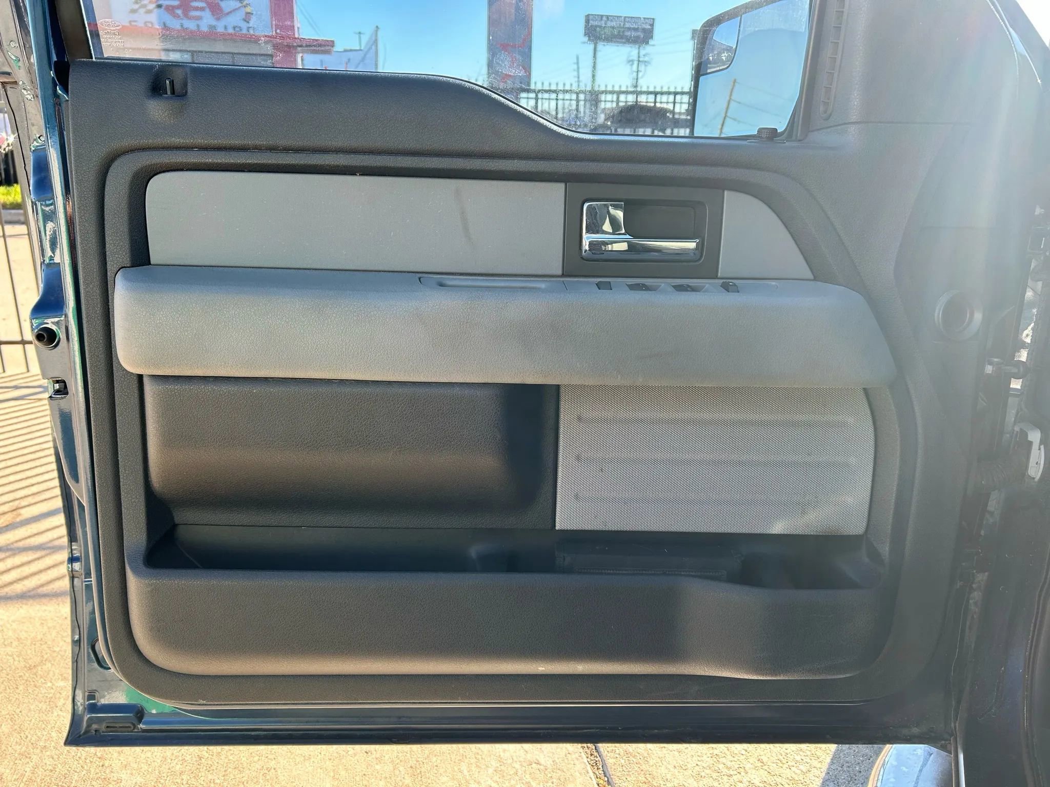 Used 2013 Ford F150 XLT w/ Luxury Equipment Group image 12