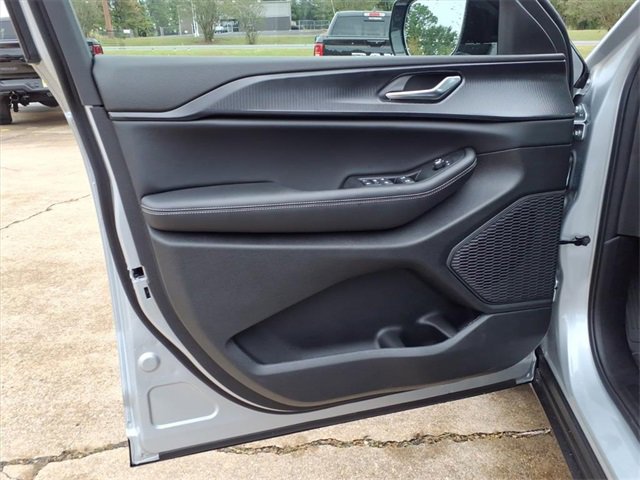 New 2025 Jeep Grand Cherokee L Altitude image 21