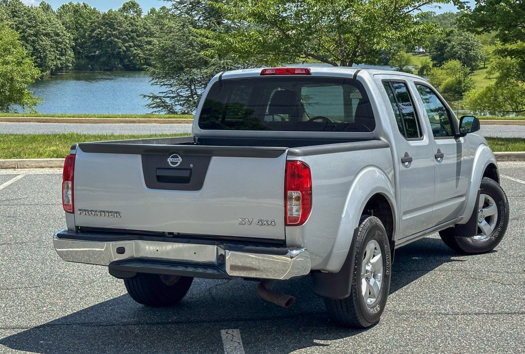 Used 2013 Nissan Frontier SV AWD/4WD image 15
