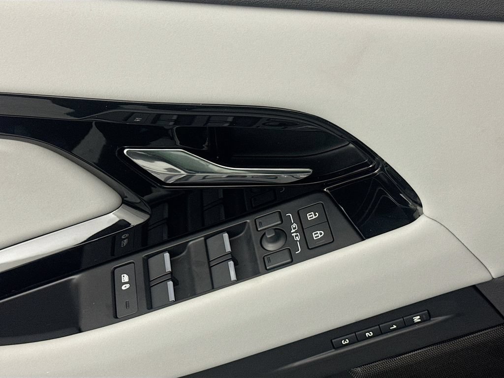 New 2026 Land Rover Range Rover Evoque S AWD/4WD image 17