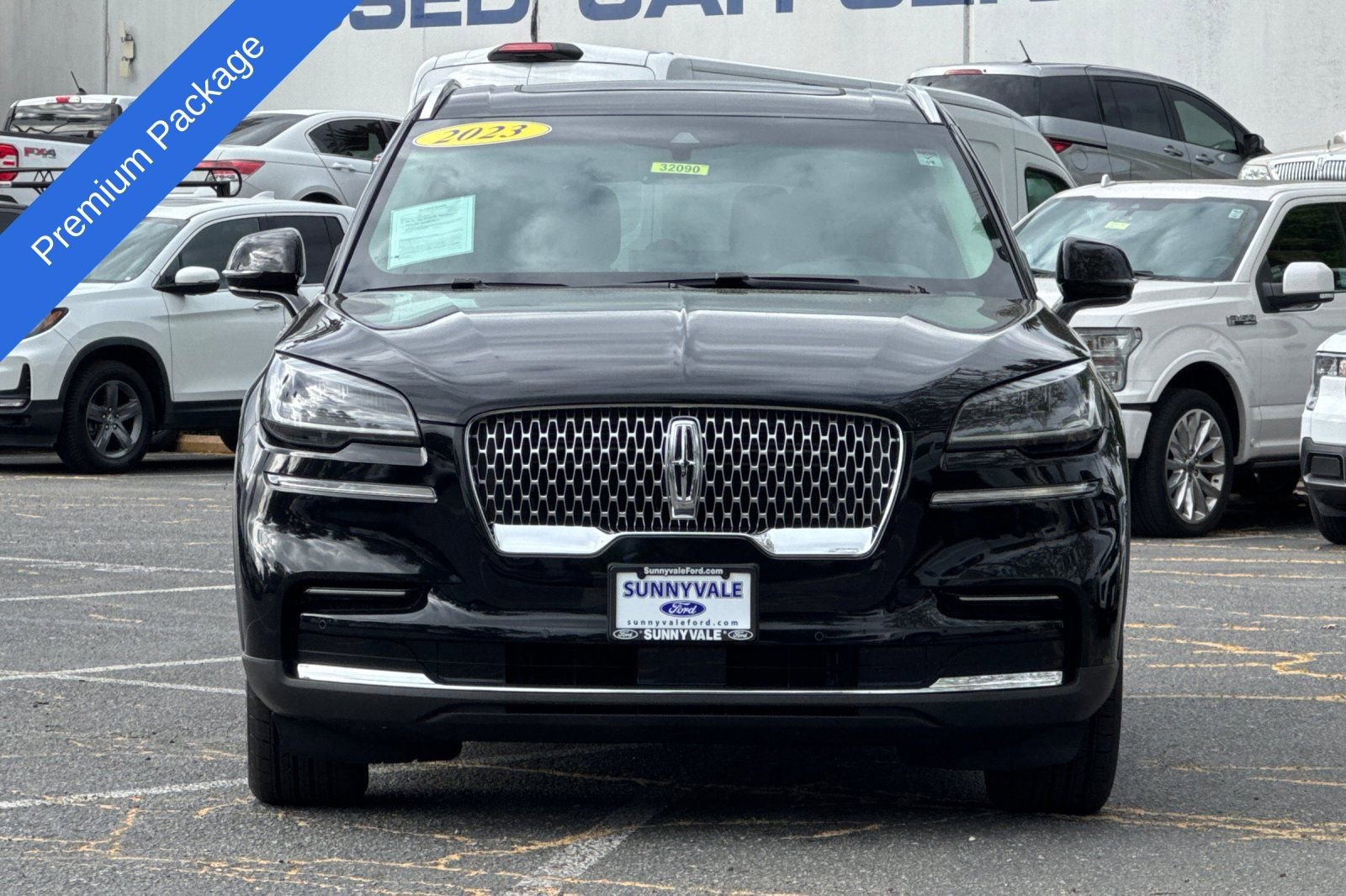 Used 2023 Lincoln Aviator w/ Premium Package image 9
