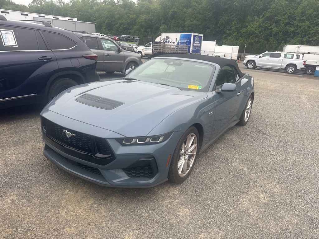 Used 2024 Ford Mustang GT Premium RWD image 3