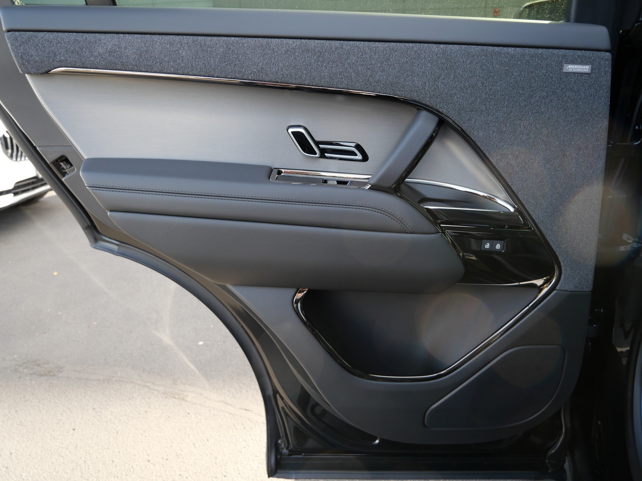 New 2027 Land Rover Range Rover Sport SE AWD/4WD image 6