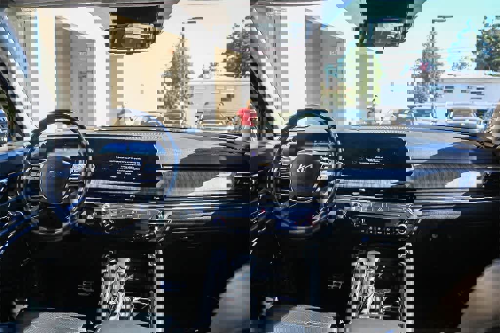 Used 2024 Kia Telluride SX Prestige image 17