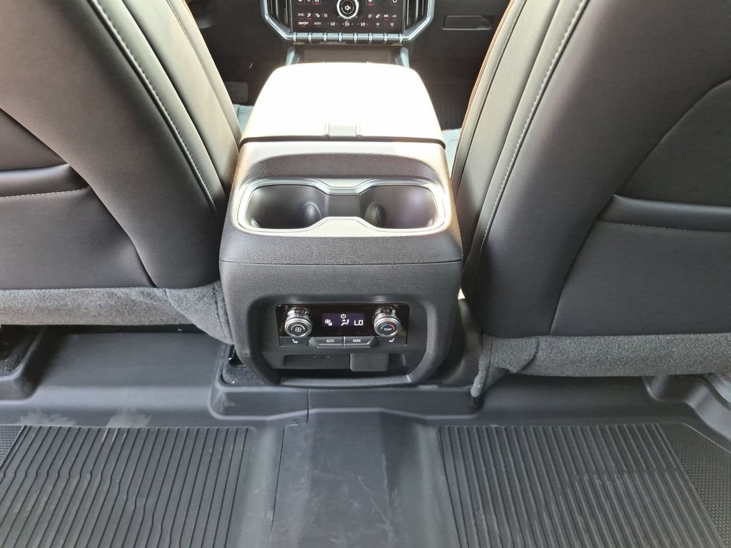 New 2027 GMC Acadia AT4 w/ Luxury Package AWD/4WD image 34