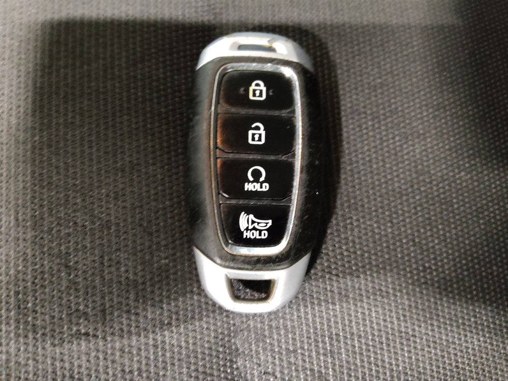 Used 2025 Hyundai Venue Limited FWD image 32