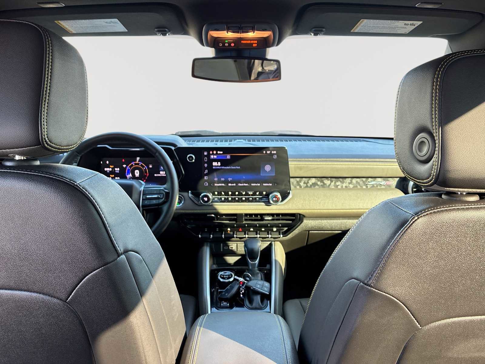 Certified 2025 Chevrolet Colorado ZR2 w/ Midnight Edition image 21