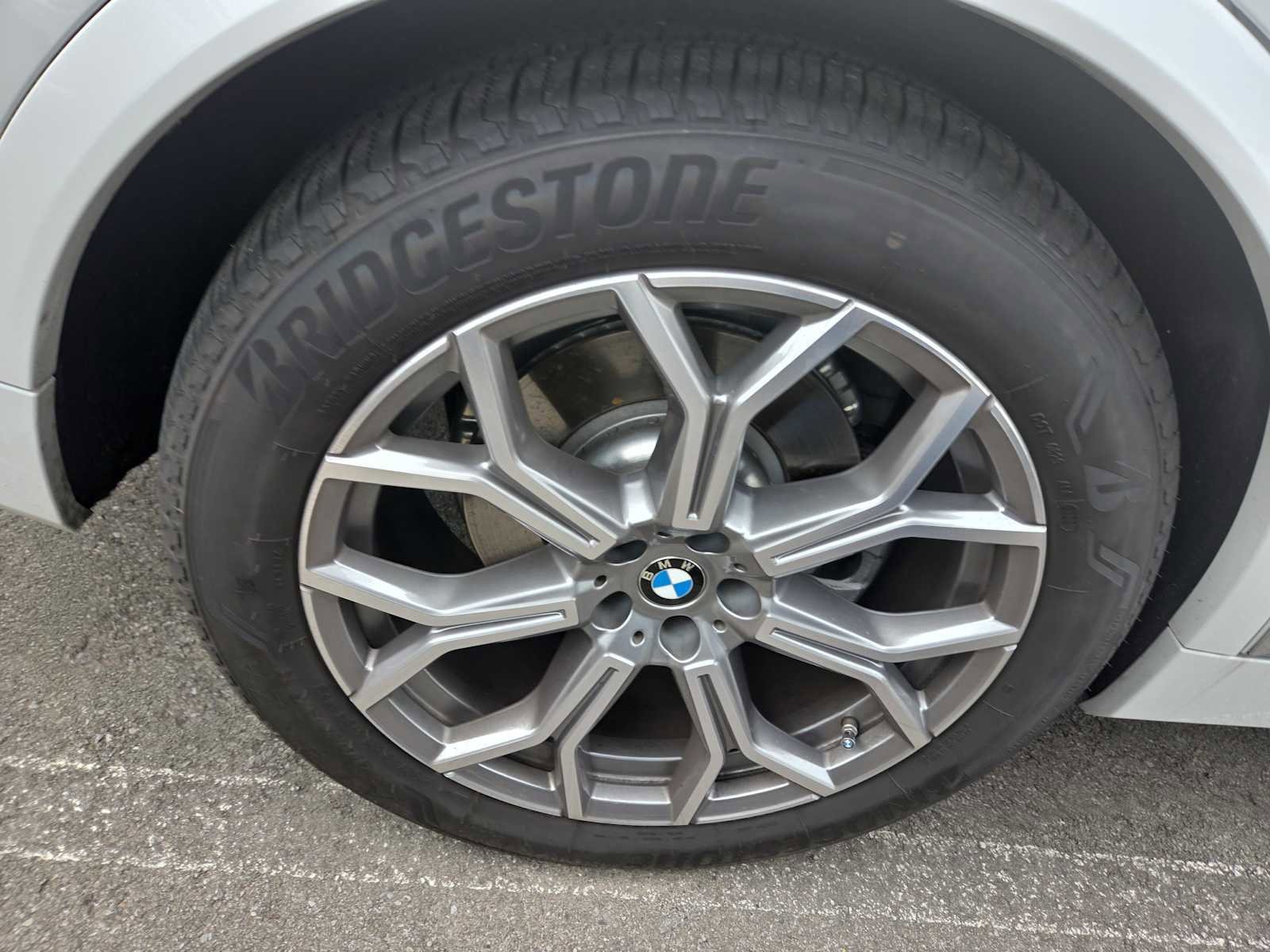 Used 2023 BMW X7 xDrive40i w/ Premium Package image 4