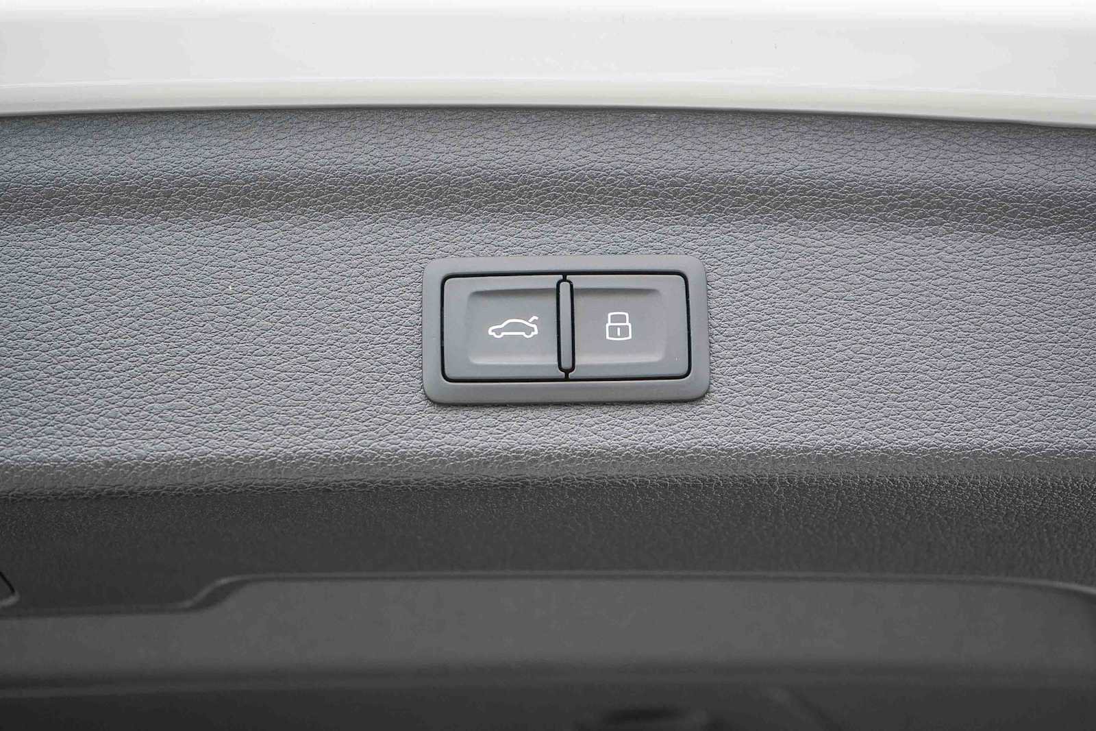 Used 2025 Audi Q3 2.0T Premium w/ Convenience Package AWD/4WD image 44