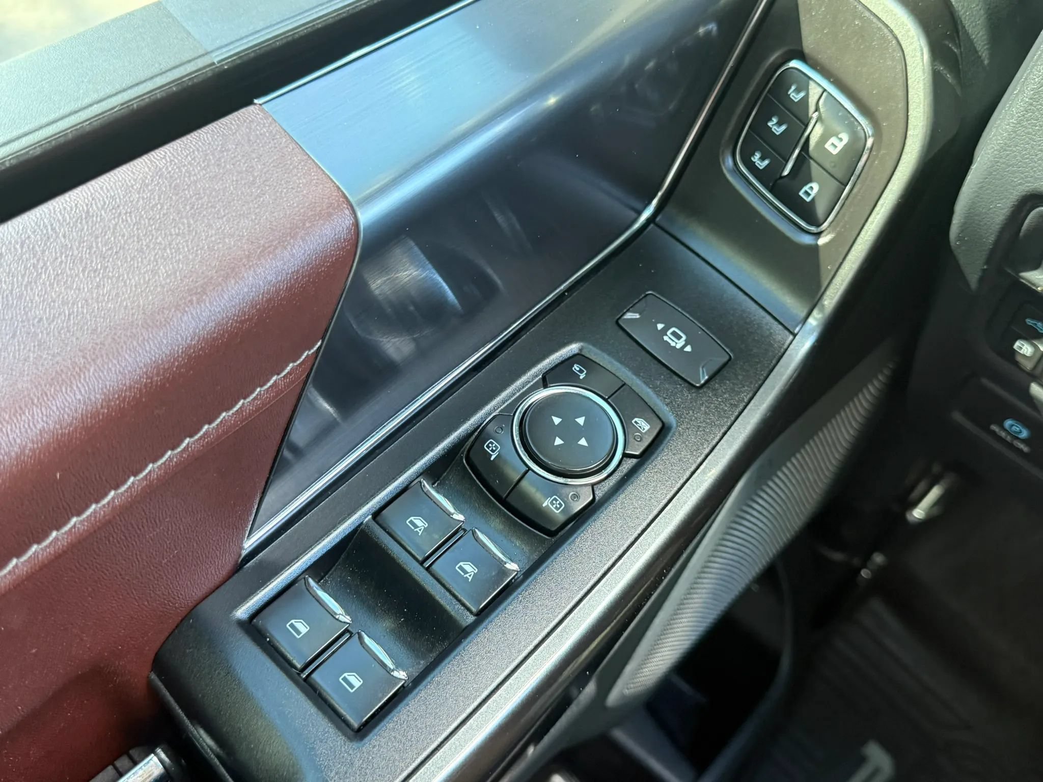 Used 2021 Ford F150 Lariat w/ Equipment Group 502A High AWD/4WD image 19