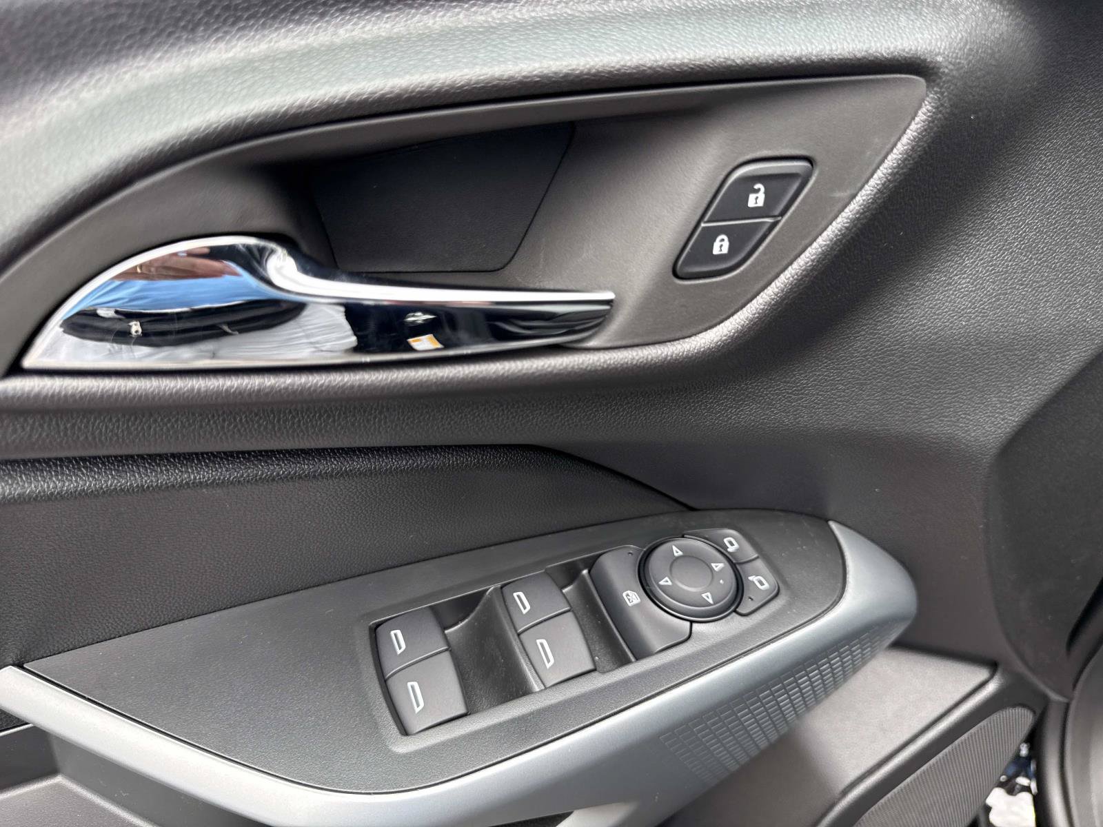 New 2026 Chevrolet Trax RS w/ Driver Confidence Package FWD image 18