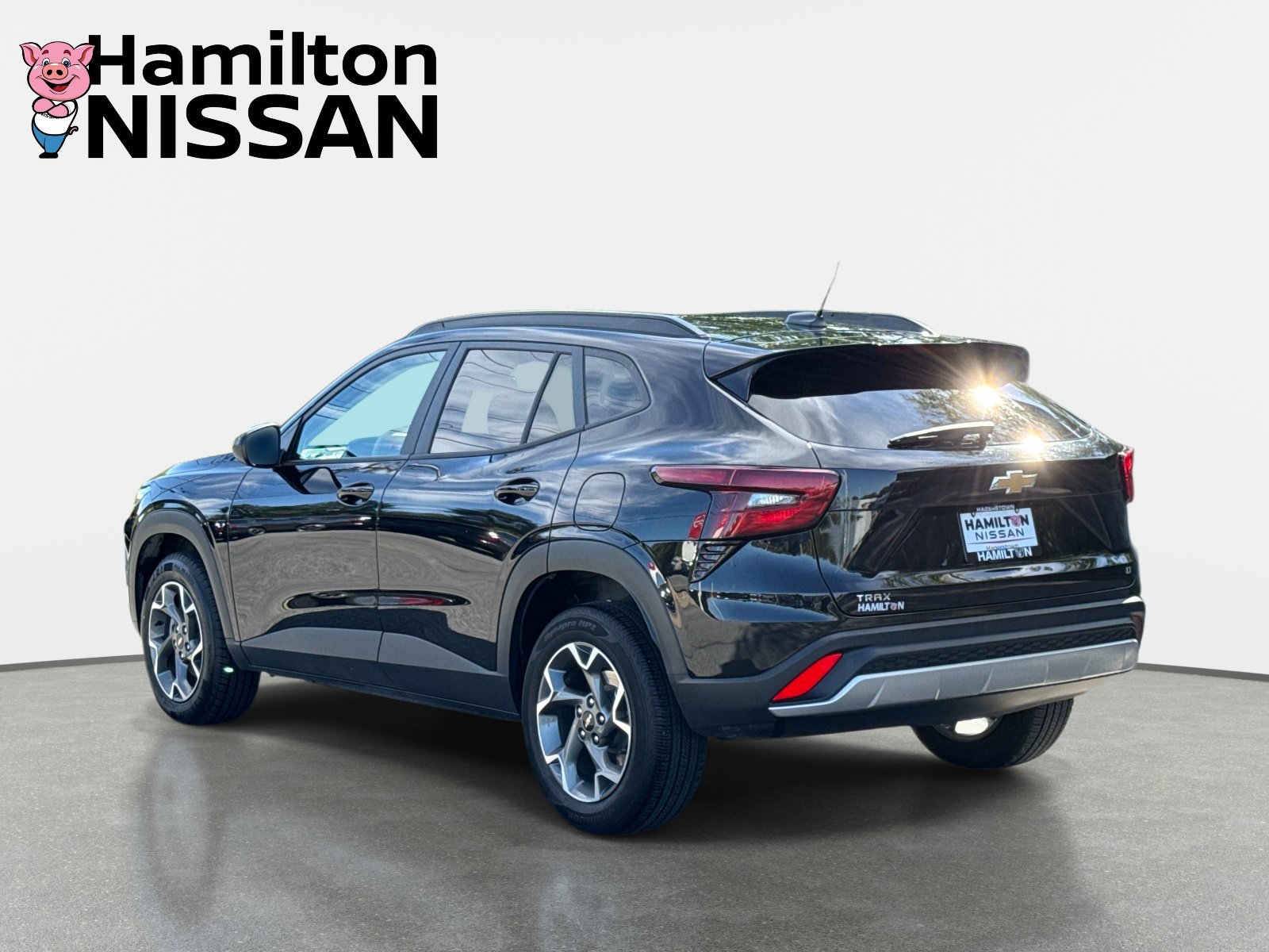 Used 2025 Chevrolet Trax LT FWD image 4