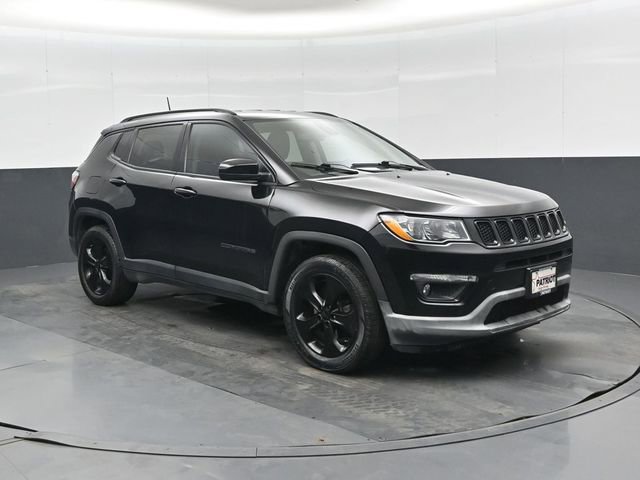 Used 2018 Jeep Compass Latitude FWD image 1