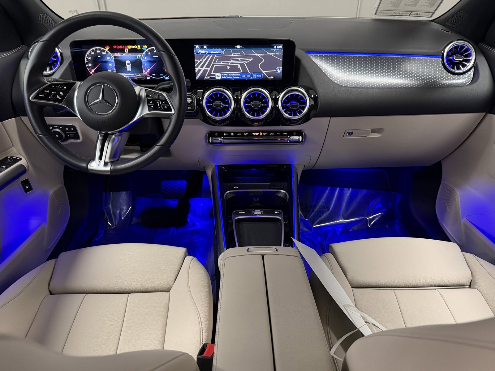 Certified 2025 Mercedes-Benz GLA 250 image 36