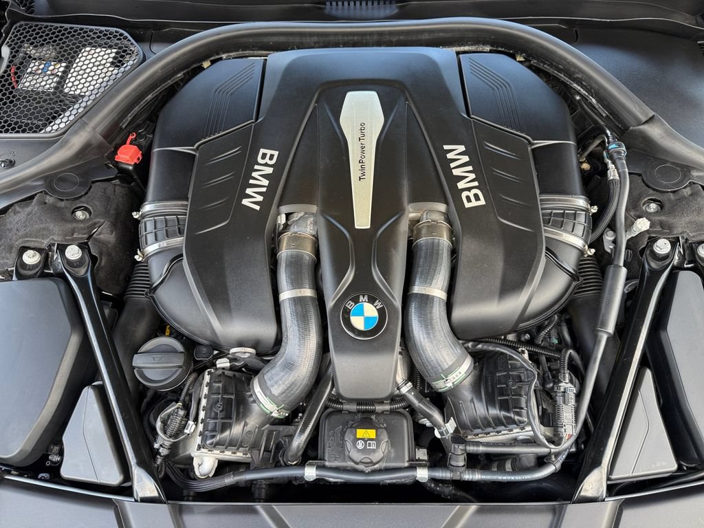 Used 2018 BMW 750i xDrive AWD/4WD image 35