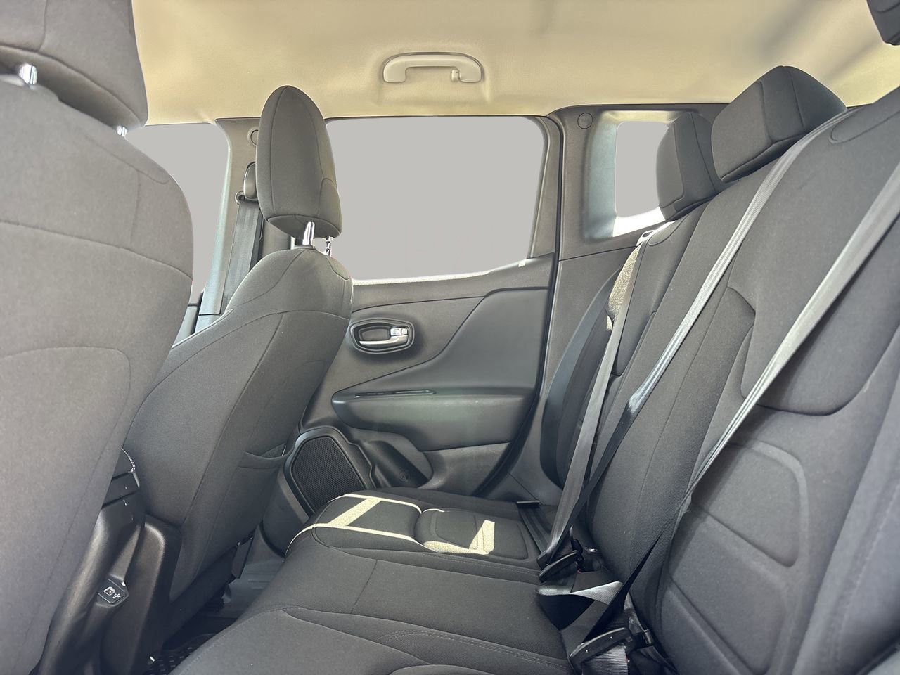 Used 2022 Jeep Renegade Latitude image 16