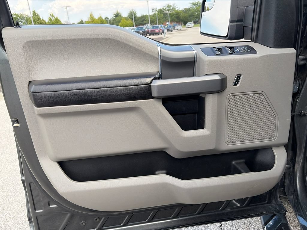 Used 2018 Ford F150 XLT w/ Equipment Group 302A Luxury AWD/4WD image 13