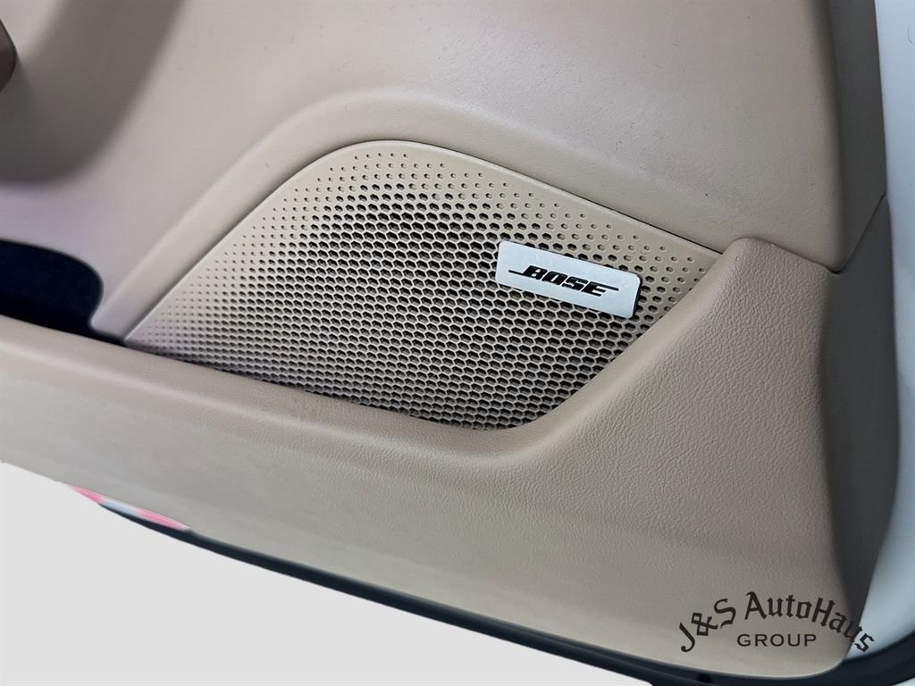 Used 2020 Porsche Taycan 4S w/ Premium Package image 32