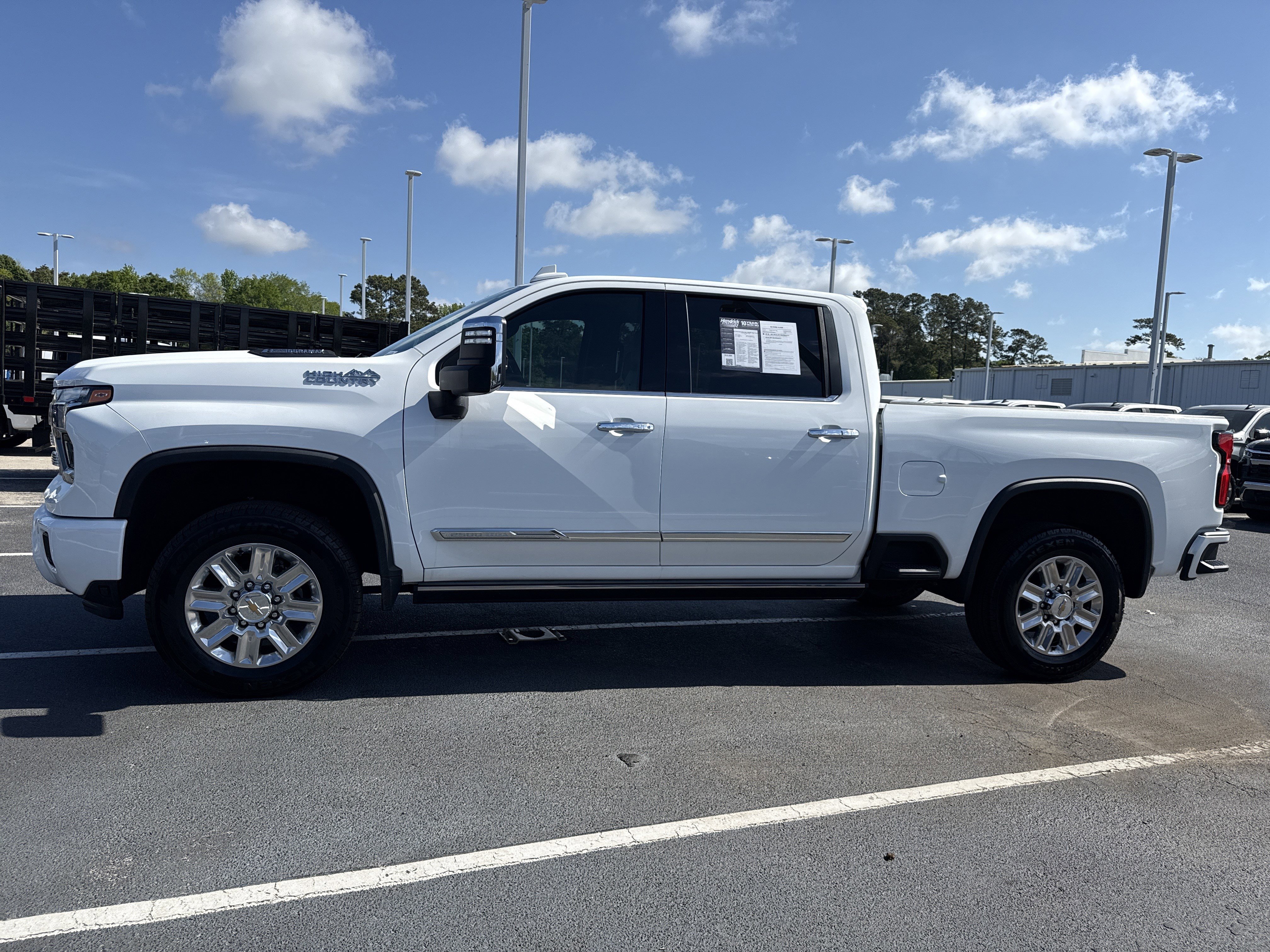 Used 2024 Chevrolet Silverado 2500 High Country w/ Technology Package AWD/4WD image 14