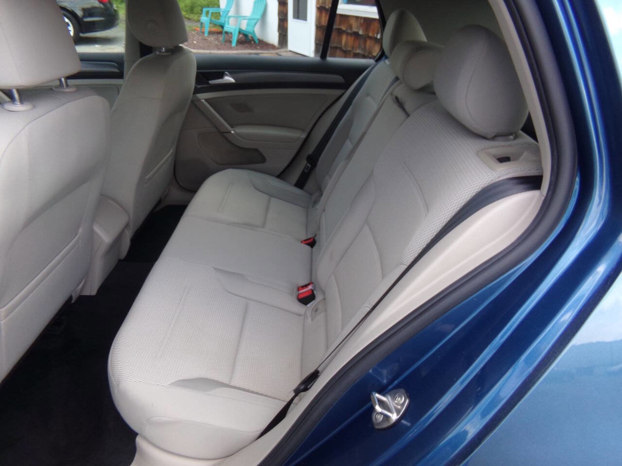 Used 2018 Volkswagen Golf S image 35