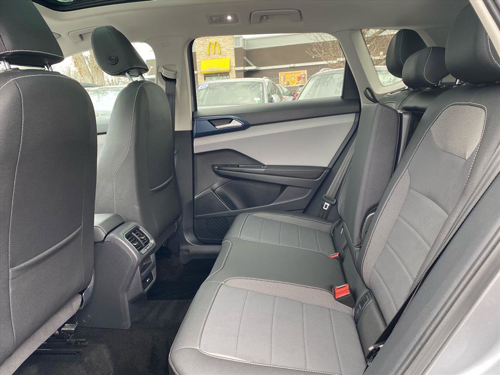 Used 2024 Volkswagen Taos SE w/ Panoramic Sunroof Package image 21