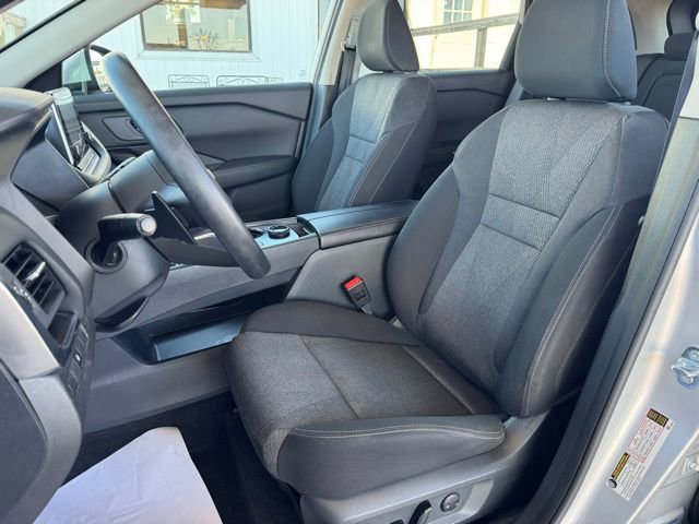 Used 2024 Nissan Rogue SV image 18