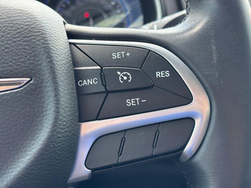 Used 2016 Chrysler 200 Limited w/ Convenience Group image 18