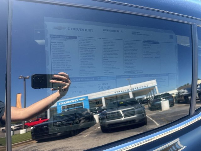 New 2026 Chevrolet Equinox EV LT image 36