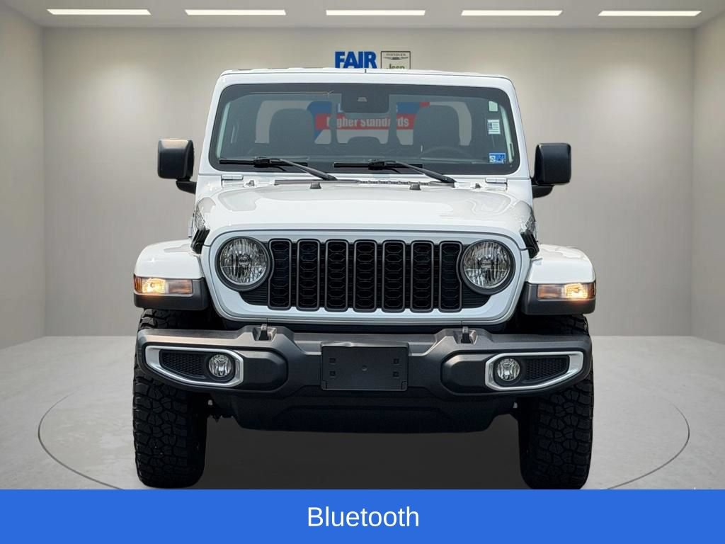 Certified 2025 Jeep Gladiator Sport AWD/4WD image 5