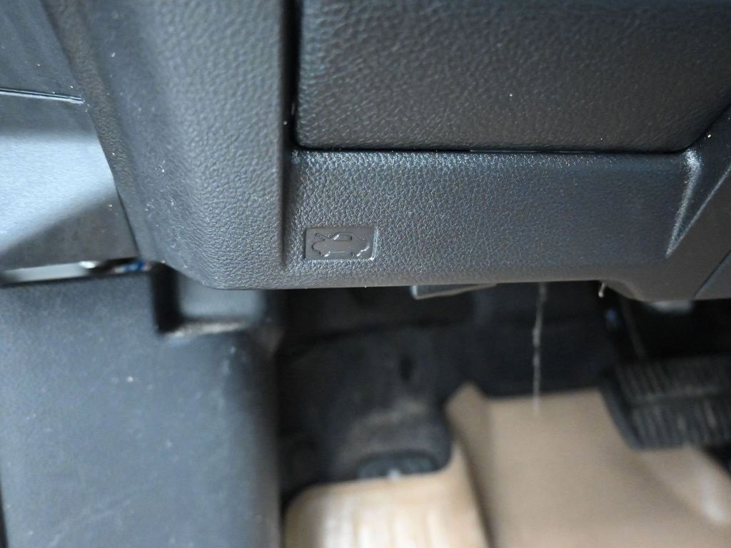 Used 2023 Subaru Ascent Premium w/ Convenience Package image 25