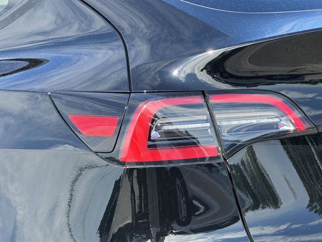 Used 2023 Tesla Model Y AWD image 9
