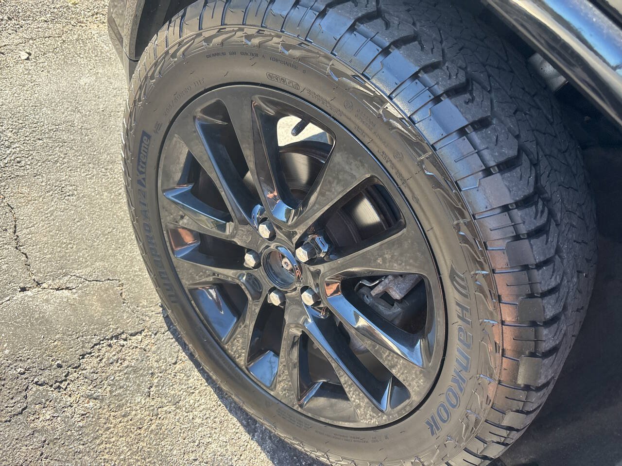 Used 2017 Jeep Grand Cherokee Altitude AWD/4WD image 9