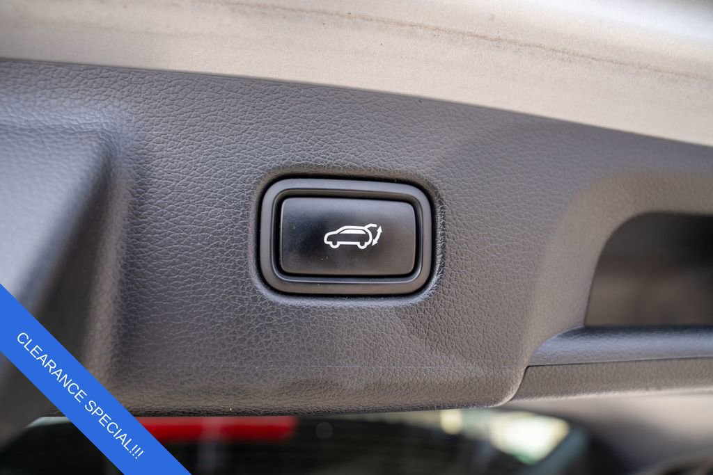 Certified 2022 Hyundai Palisade SEL w/ 8P Bench Seat Package image 11