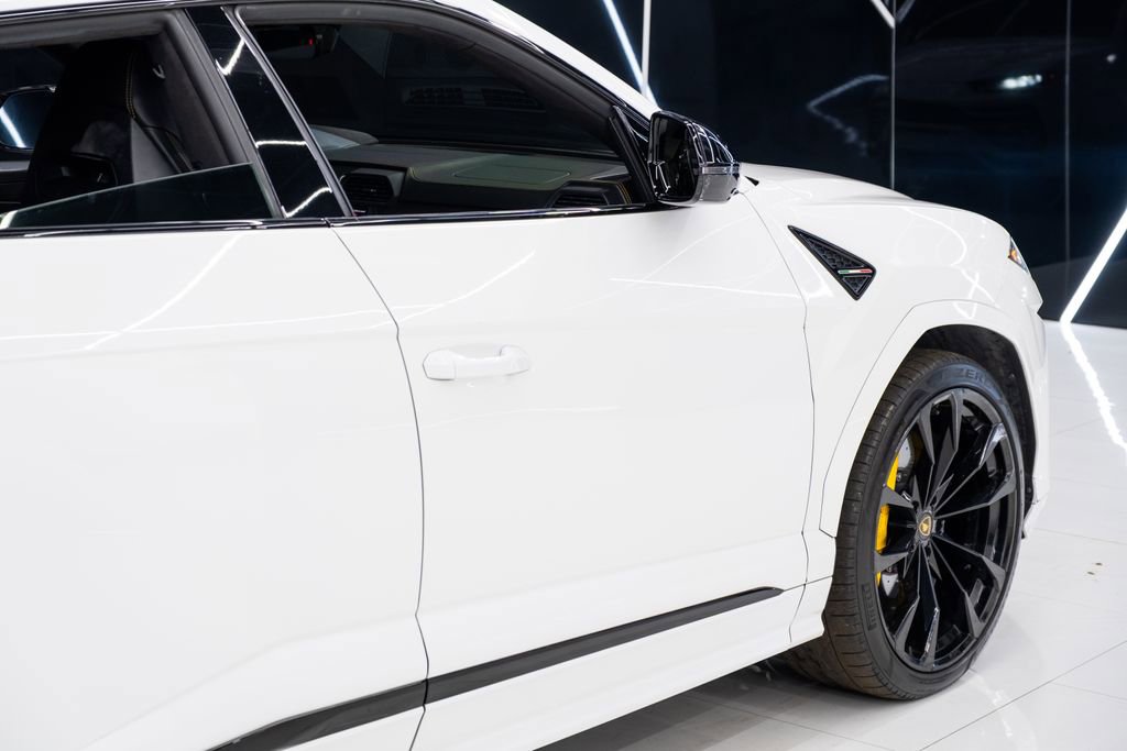 Used 2021 Lamborghini Urus image 12