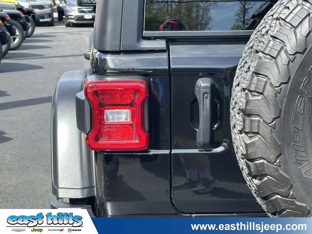 Certified 2025 Jeep Wrangler Unlimited Rubicon AWD/4WD image 13
