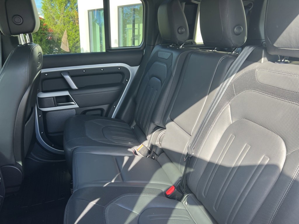 Used 2022 Land Rover Defender 110 X-Dynamic HSE image 15